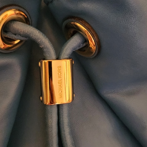 Michael Kors NWOT Blue Shoulder Bag and Wallet - Picture 5 of 13